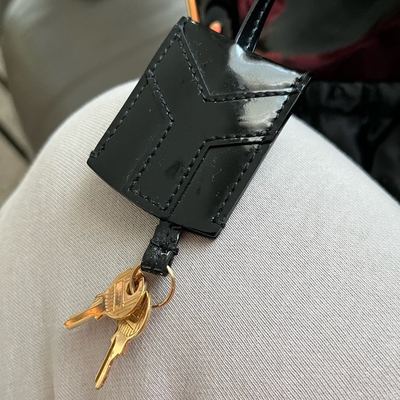 Yves Saint Laurent patent leather Uptown handbag - Picture 10 of 13